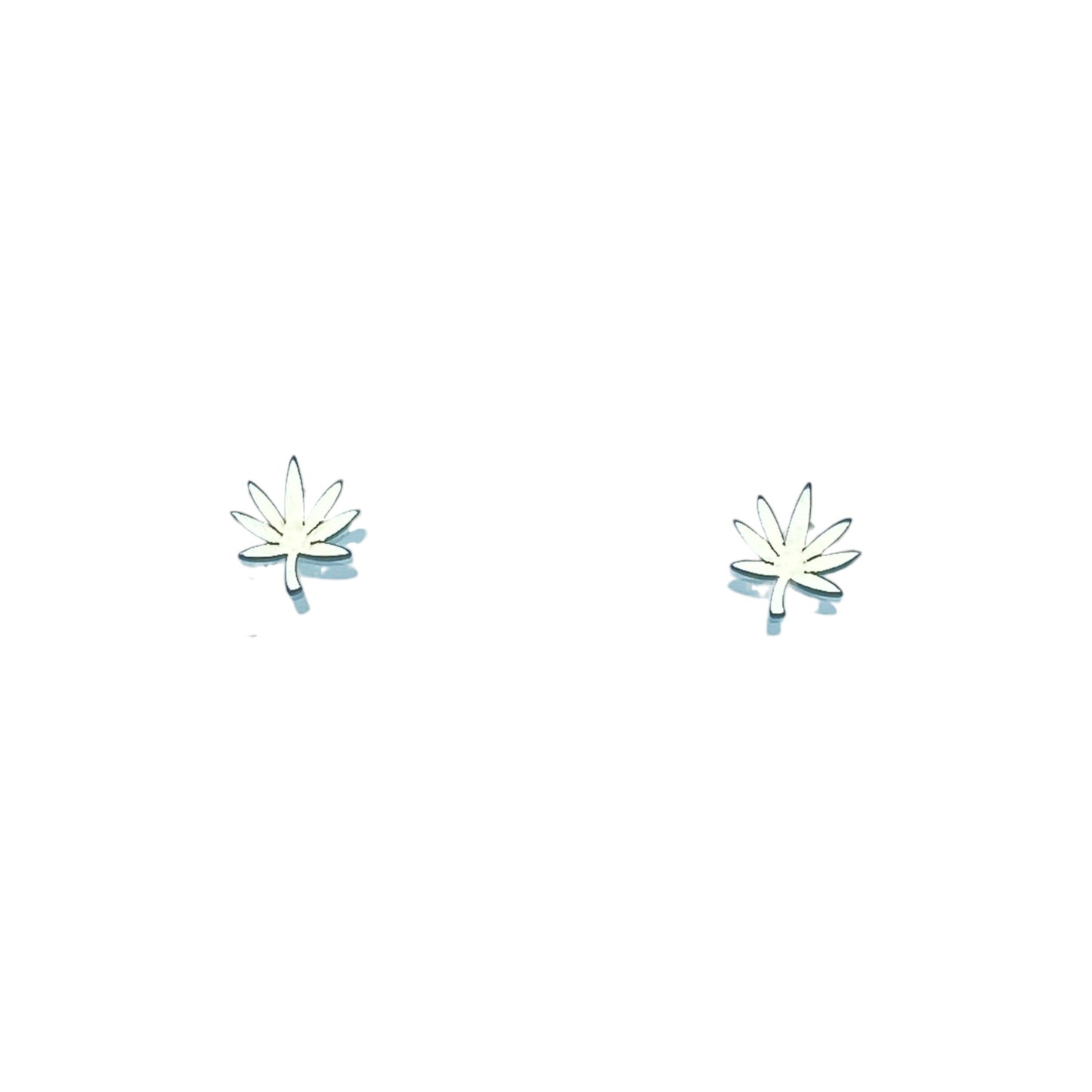 MAPLE LEAF EARRING